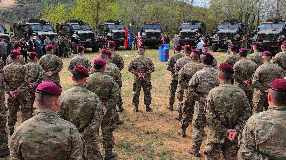  Η Αμερική ενισχύει τις ένοπλες δυνάμεις της Αλβανίας  