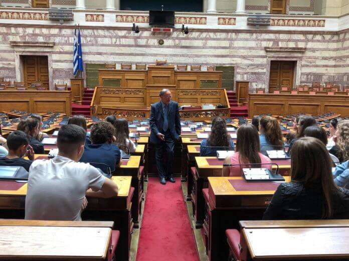 Μαθητές από Βουλιαράτες και Δερβιτσάνη στην Βουλή των Ελλήνων