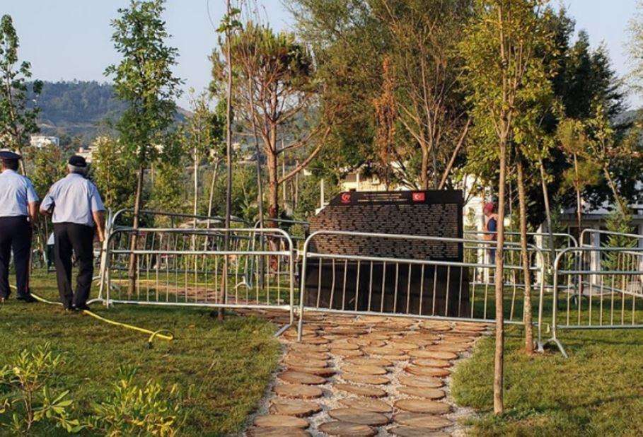  Έσπασαν το μνημείο που στήθηκε για τους Τούρκους στην Αλβανία  Πηγή: Himara.gr | Ειδήσεις απ' την Βόρειο Ήπειρο