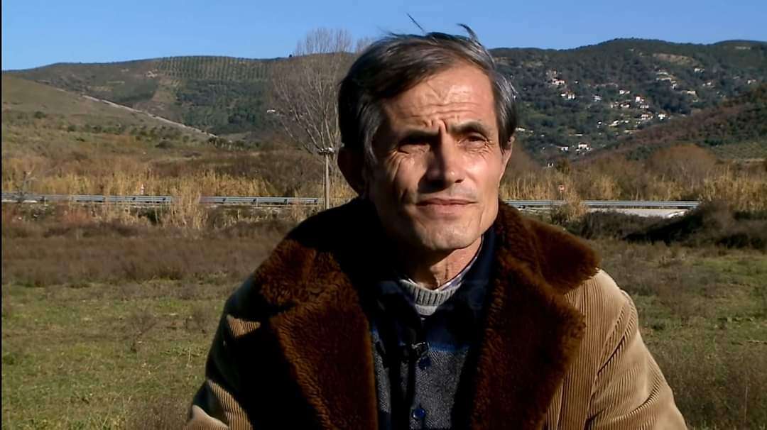Odise Gremo: Ο σύγχρονος «ήρωας» των Αλβανών διώκεται για ξυλοδαρμό της οικογένειάς του