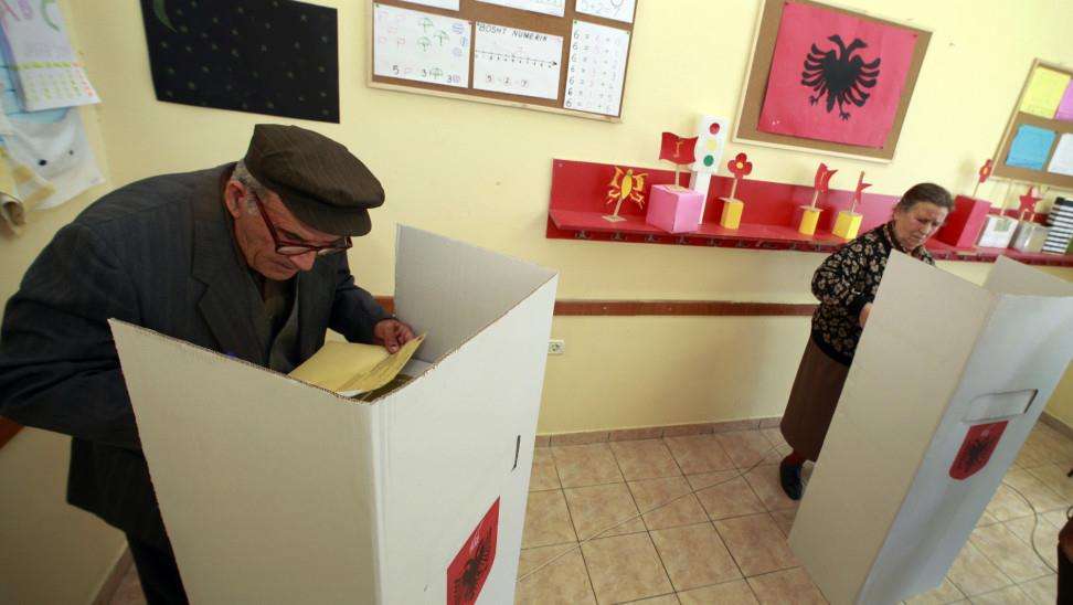 Αλβανία: Δικαίωμα ψηφου με ληγμένα έγγραφα ταυτοποίησης