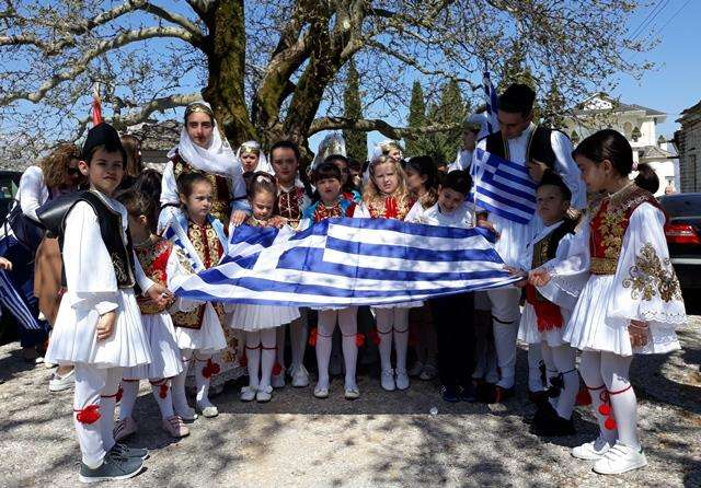 Η Βόρειος Ήπειρος συνεχίζει να δοξάζει τη μητέρα Ελλάδα!