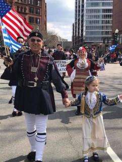 Μεγαλειώδης παρέλαση των Βορειοηπειρωτών στην Βοστώνη, τίμησαν τον Κωνσταντίνο Κατσίφα (φώτο + βίντεο) 10 b2ap3 small 56453027 313873289277000 7632795593873555456 n