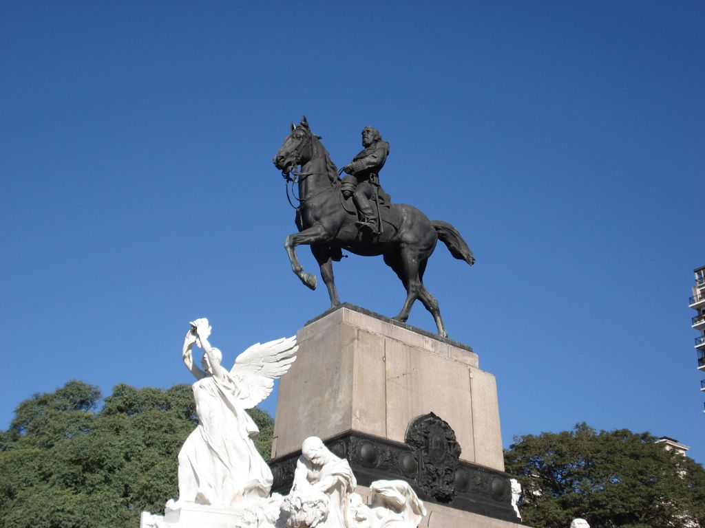 https://www.himara.gr/wp-content/uploads/2019/12/Buenos_Aires_-_Monumento_Bartolome_Mitre.jpg