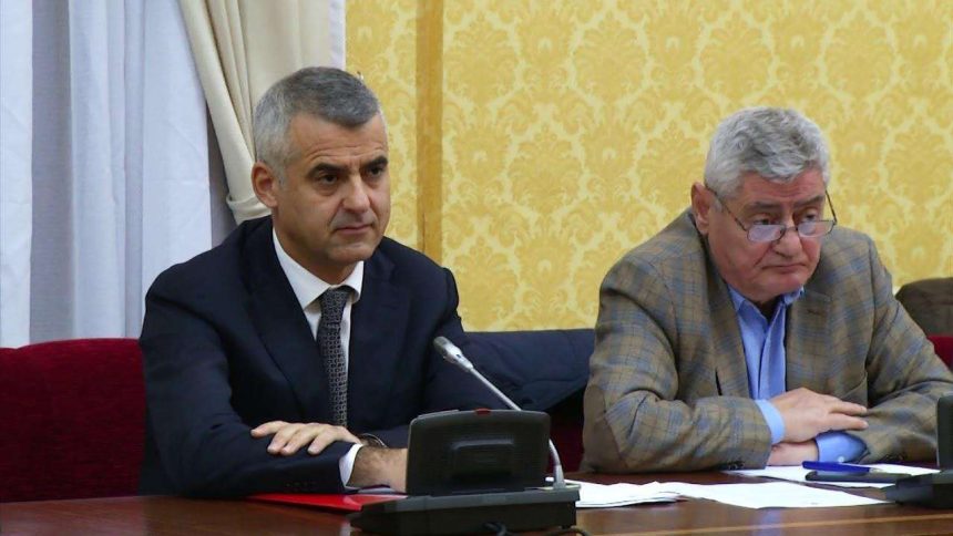 Η εκλογική μεταρρύθμιση στην Αλβανία «δυσκολεύει» την αυτόνομη εκπροσώπηση της ΕΕΜ 1 Ntoules-kead.jpg