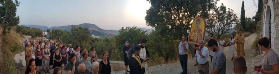 Πανηγυρικός Εσπερινός και Λιτανεία της εικόνας του Αγ. Σπυρίδωνα στα Καλύβια του Δήμου Φοινικαίων 3 224787121 352456316367097 8649815448969020209 n