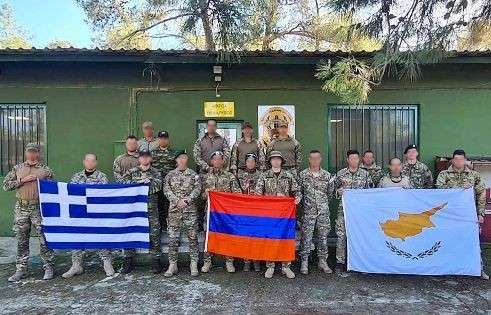 Συνεκπαίδευση των ΔΕΕ Ελλάδας - Αρμενίας - Κύπρου 7 21 dec 001 F