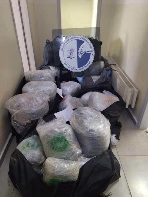 23122021kanaviipeiros001