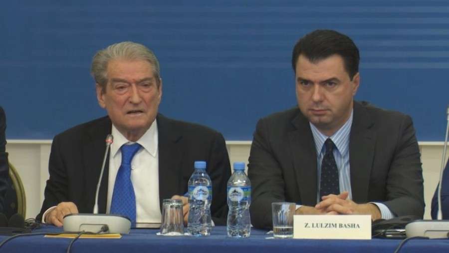berisha-basha-konferenca-shendetesi-1024x577-1.jpg