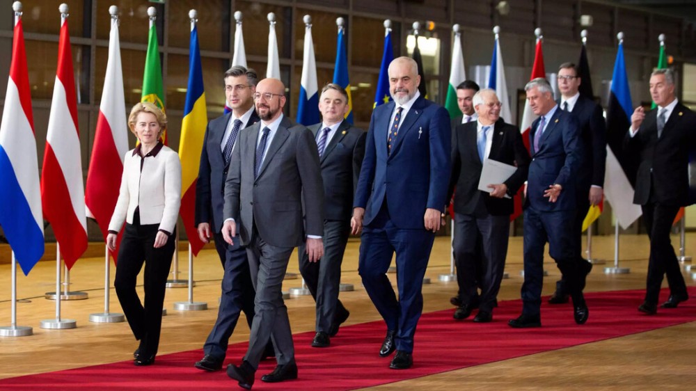 Europe-has-to-intensify-its-integration-process.jpg
