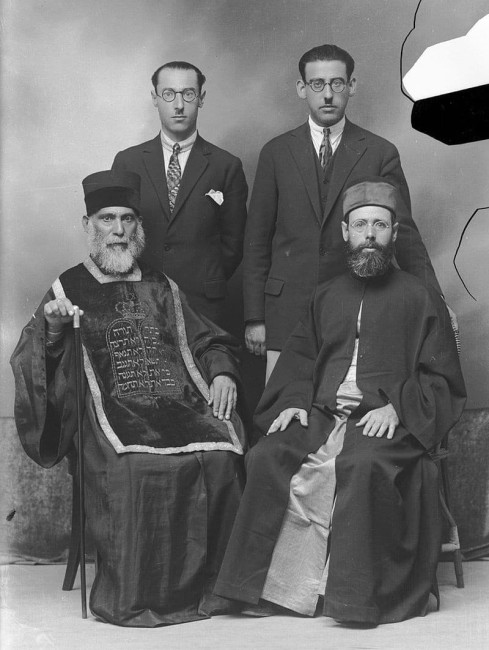 Greek_Romaniote_Jews_Volos_Greece-public-domain.jpg