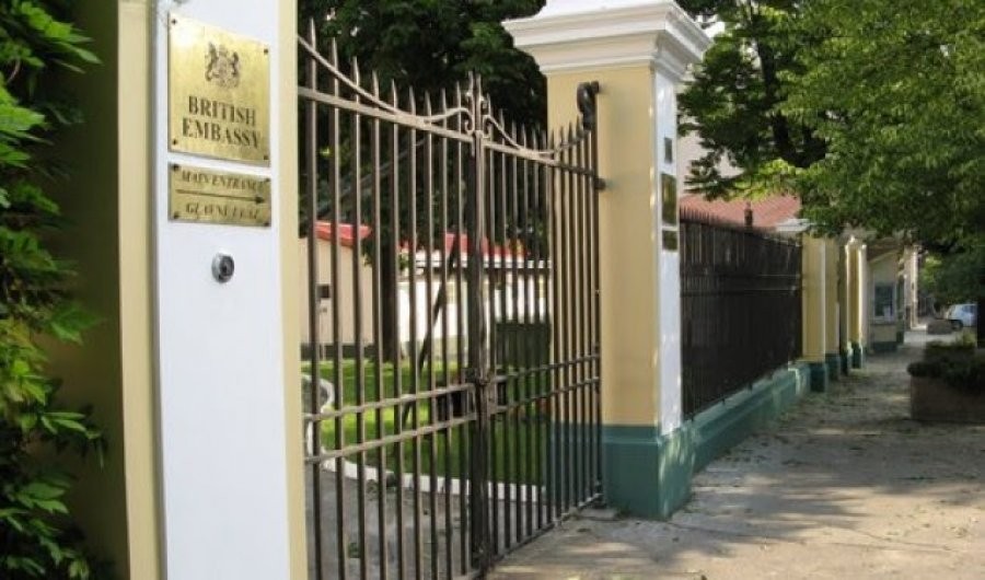 auto_ambasada_britanike_beograd1553188078.jpg