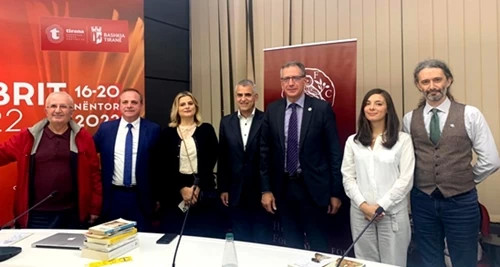 H μετάφραση της ελληνικής λογοτεχνίας στην Αλβανία 2 greek literature 545f8d8078535674410d2136e0125185