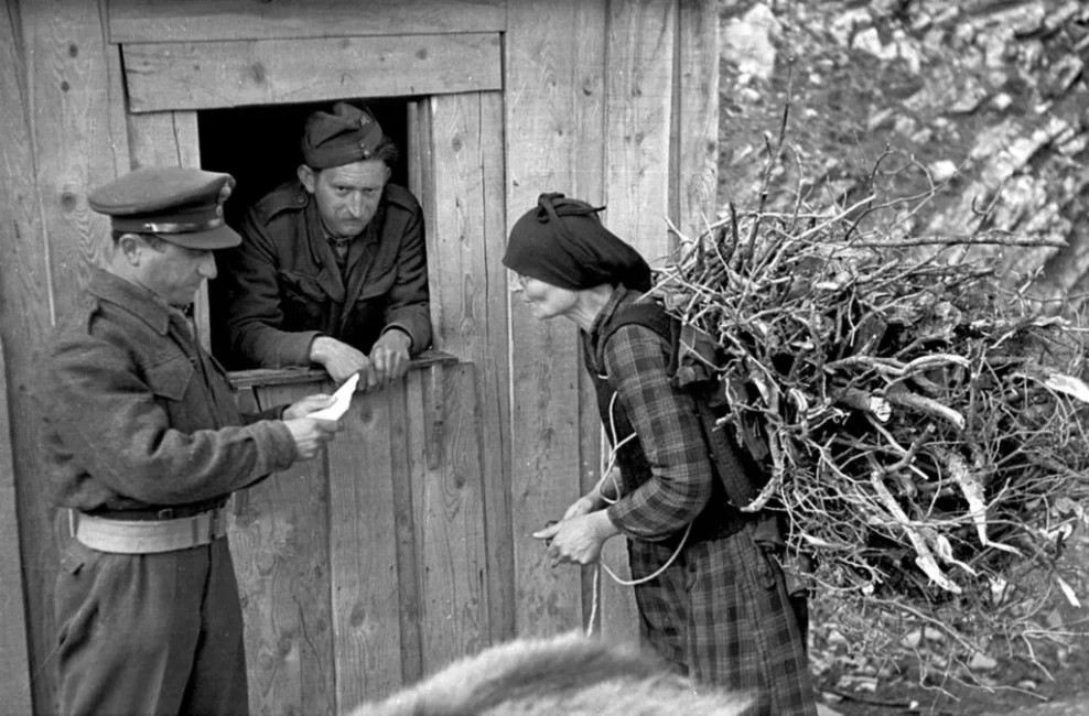 ww2 ipiros 92b72fbdc2e57194bb69ce6945eba04c