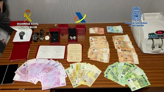 Αλβανική συμμορία ναρκωτικών ξέπλυνε 65.5 εκατ. ευρώ μέσα σε ένα χρόνο για Κινέζους 1 2021-02-08_op_grinder_oregano-baiye_01.webp