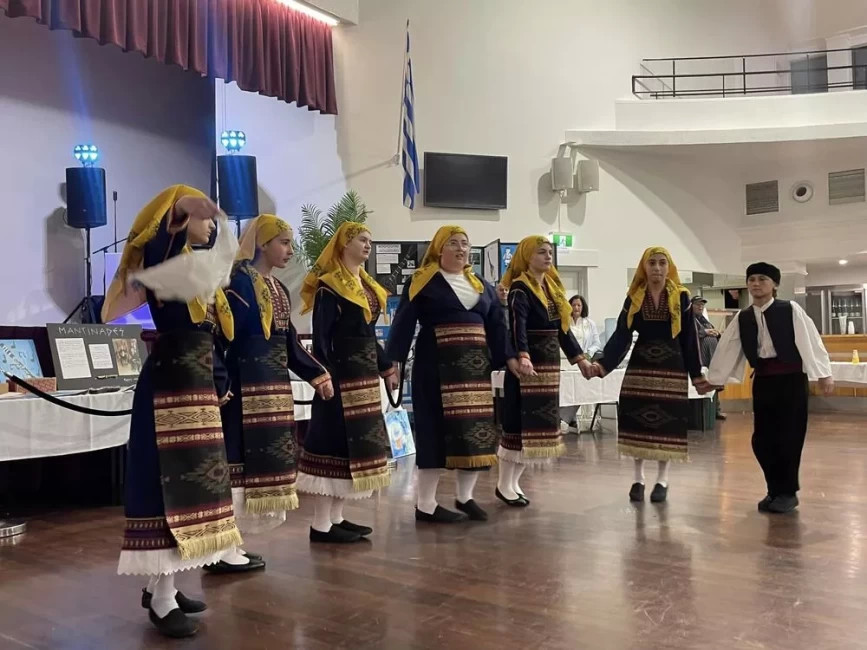 aus2 b3ee0c1d8e6e51baa3cc67e66b1c1c74