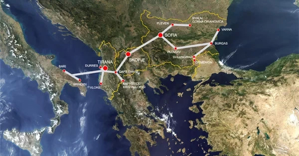 coridor 8 b3686ddea600cb3d4235fcb5e85c90cc