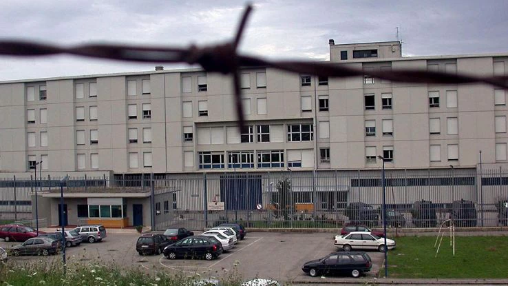 evaso-carcere-teramo-drone.webp