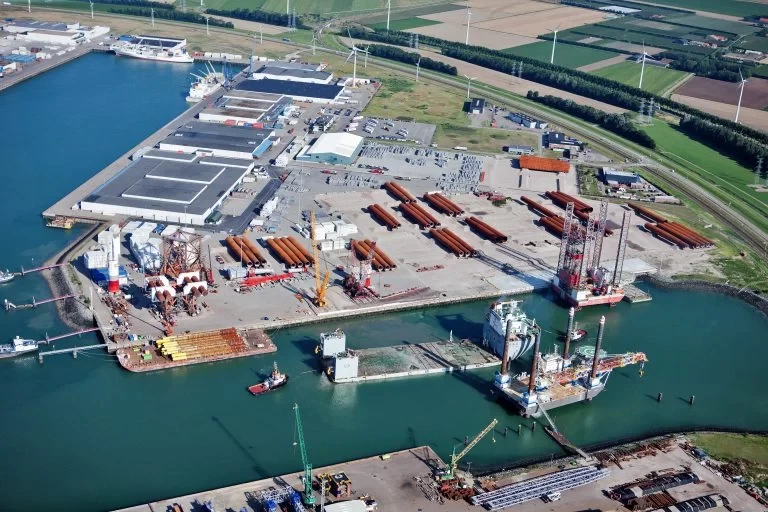 mhi-vestas-sets-up-base-at-bow-terminal-vlissingen-768x512.webp