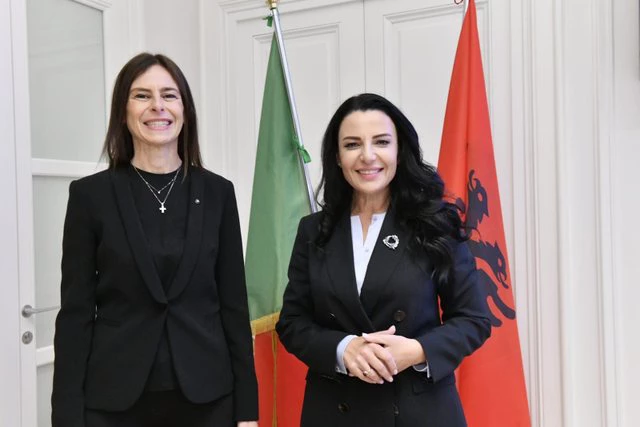 Συνάντηση αντιπροέδρου αλβανικής κυβέρνησης με την επικεφαλής της ΤΕΡΝΑ για το έργο διασύνδεσης Αλβανίας-Ιταλίας 1 -640-0-balluku-1698333201.webp