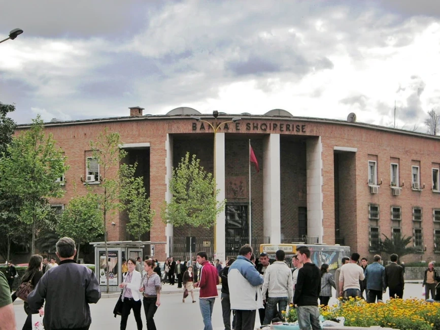 Sheshi_Skenderbej._Banka_e_Shqiperise_2.webp