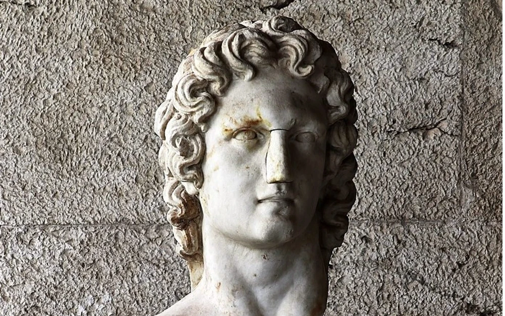 Bust-Helios-credit-george-koronaios-cc4-wikipedia-1392x1117.webp