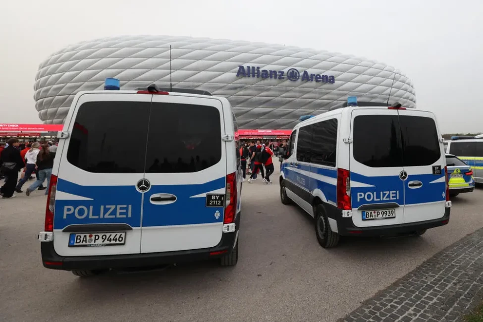 allianz-arena-police.webp