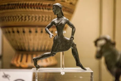 Women-Olympics-Ancient-Greece-Spartan-running-girl-1024x682-1.webp