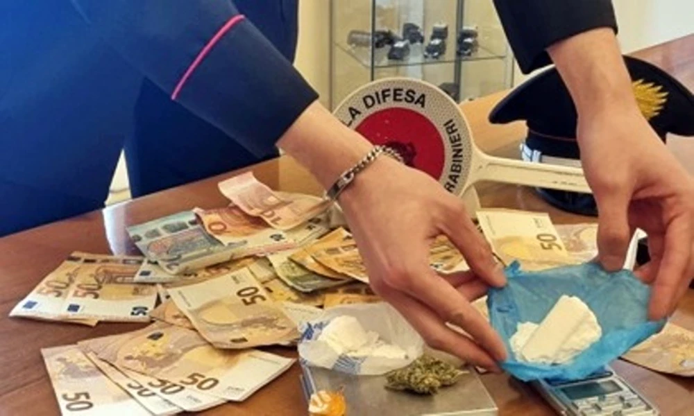 Sequestro-cocaina-droga-sfratto-carabinieri-Diano-Marina-420x252.webp