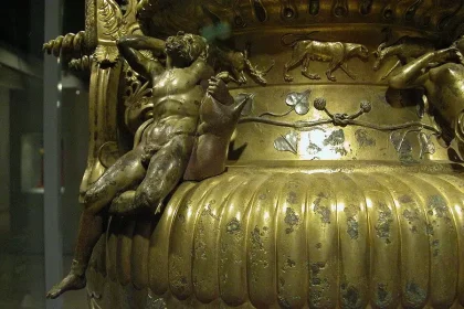 derveni-krater-cc-2-5-wikipedia.jpg.webp
