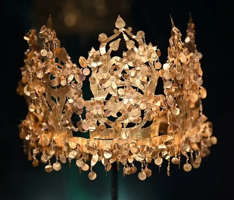 bactrian gold credit hsinica cc2 wikimedia commons 1024x875.jpeg 784517888480a737c350cd9078f24e10