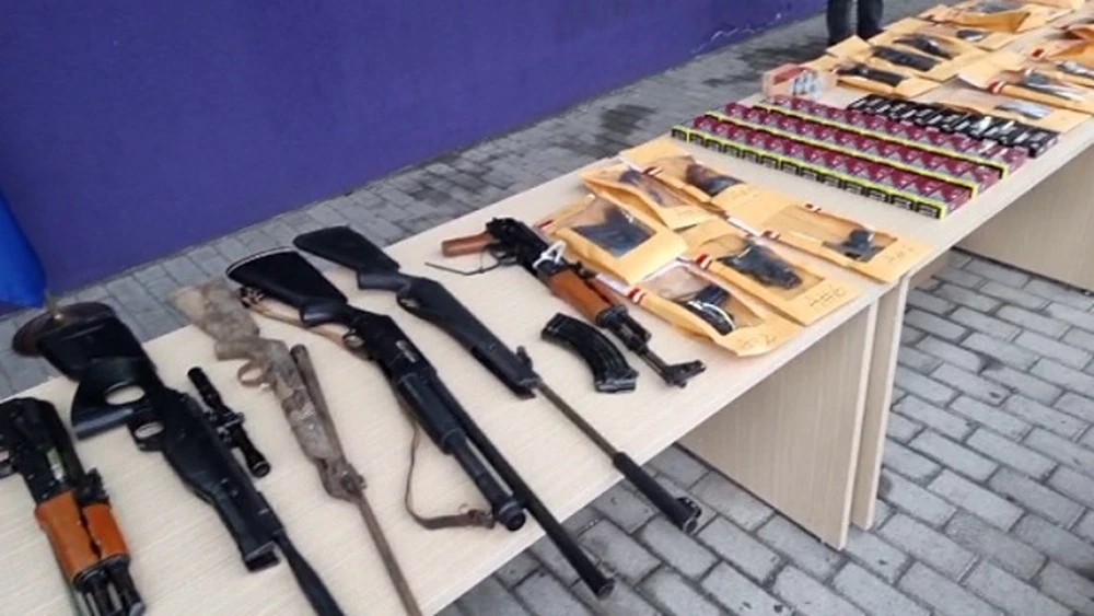 Arme-te-sekuestruara-nga-grupi-kriminal-i-trafikut-me-arme.webp