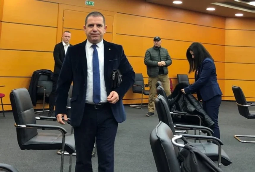 Σε διαθεσιμότητα ο εισαγγελέας των Αγίων Σαράντα 1 Kledian-Llaho-ne-KPK-pas-konfirmimit-ne-detyre-2048x1381-1-750x506-1.webp