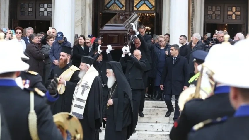 Ολοκληρώθηκε το λαϊκό προσκύνημα στο σκήνωμα του Αρχιεπισκόπου Αναστάσιου - Αναχώρησε για τα Τίρανα 1 anastasios-skinoma5.webp