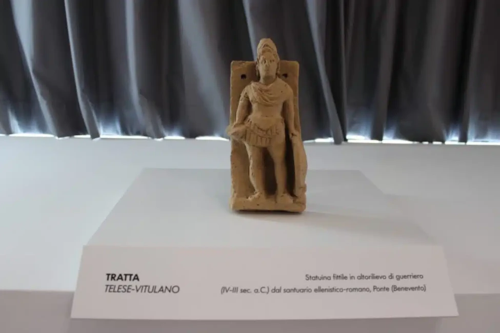 figure-of-a-warrior-found-in-the-ancient-greek-sanctuary-of-ponte-soprintendenza-archeologia-belle-arti-e-paesaggio-per-larea-metropolitana-di-napoli-1392x928.jpg.webp