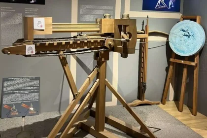 a modern reconstruction of the repeating polybolos catapult of dionysius of alexandria credit aga39memnon ccby4 1392x1113.jpg