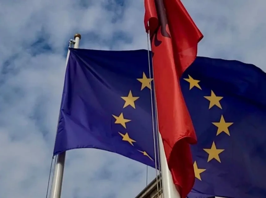 Η ΕΕ απαιτεί επενδύσεις στην επιστήμη και την εκπαίδευση για την ένταξη της Αλβανίας 1 Αλβανία ΕΕ