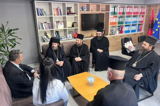 arch-ioannis-synantisi