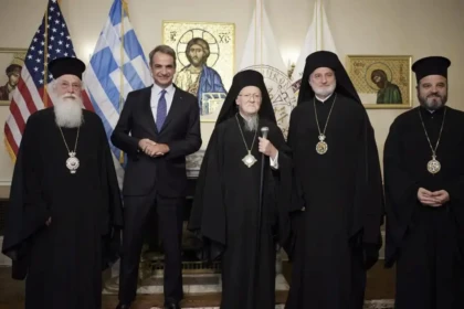 &Omicron; &Kappa;&upsilon;&rho;&iota;ά&kappa;&omicron;&sigmaf; &Mu;&eta;&tau;&sigma;&omicron;&tau;ά&kappa;&eta;&sigmaf; &mu;&epsilon; &tau;&omicron;&nu; &Omicron;&iota;&kappa;&omicron;&upsilon;&mu;&epsilon;&nu;&iota;&kappa;ό &Pi;&alpha;&tau;&rho;&iota;ά&rho;&chi;&eta; &Beta;&alpha;&rho;&theta;&omicron;&lambda;&omicron;&mu;&alpha;ί&omicron; &kappa;&alpha;&iota; &tau;&omicron;&nu; &Alpha;&rho;&chi;&iota;&epsilon;&pi;ί&sigma;&kappa;&omicron;&pi;&omicron; &Alpha;&mu;&epsilon;&rho;&iota;&kappa;ή&sigmaf; &Epsilon;&lambda;&pi;&iota;&delta;&omicron;&phi;ό&rho;&omicron;