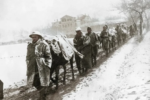 ellinikos-stratos-xionia