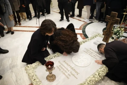 mnimosino anastasios 3