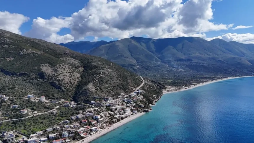 Άποψη της ακτογραμμής του χωριού Κηπαρό της Χιμάρας