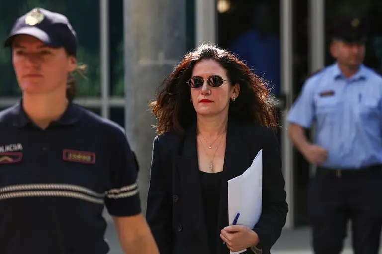 Αλβανία | Απόρρητα, εκατοντάδες συνομιλίες και καταγγελίες για στημένους διαγωνισμούς προκαλούν πολιτική αναταραχή 1 IMG 9895